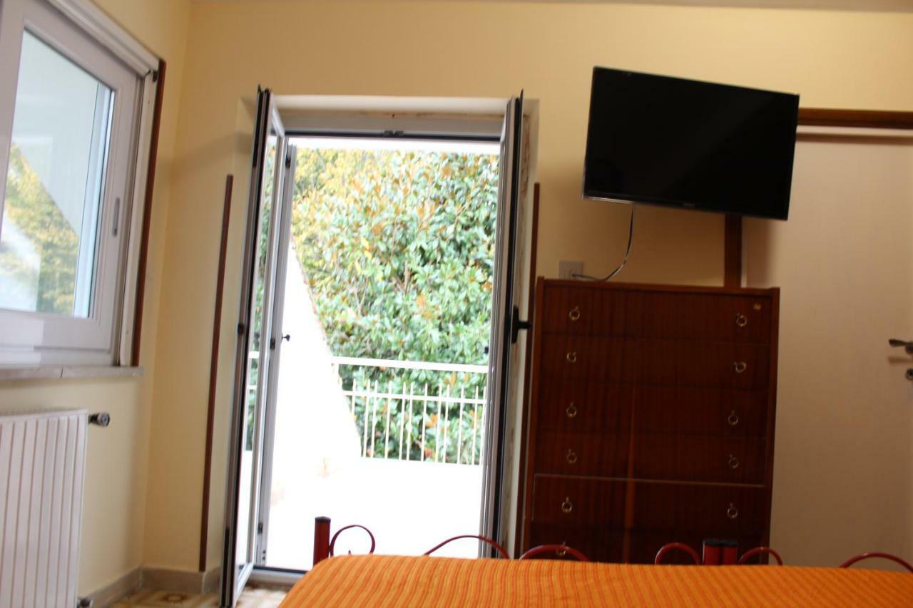 Bed and Breakfast Residenzadelia Ronciglione  Exterior foto
